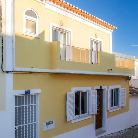 B34 - Central Townhouse In Lagos