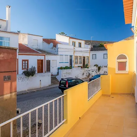 Апартаменты B34 - Central Townhouse In