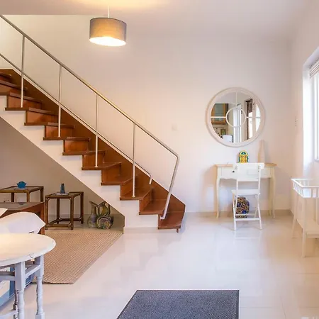 Апартаменты B34 - Central Townhouse In Лагуш